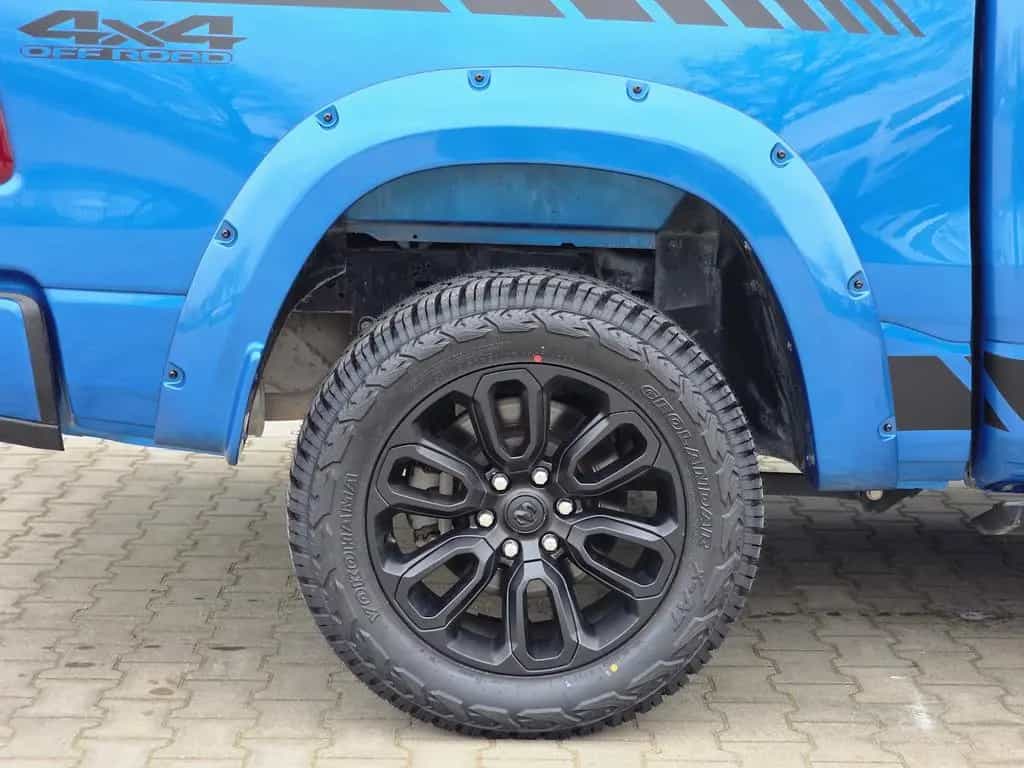 Dodge RAM 1500 5.7 4x4 Laramie Pano LED 12´´ El. Steps 06/2021-photo-21