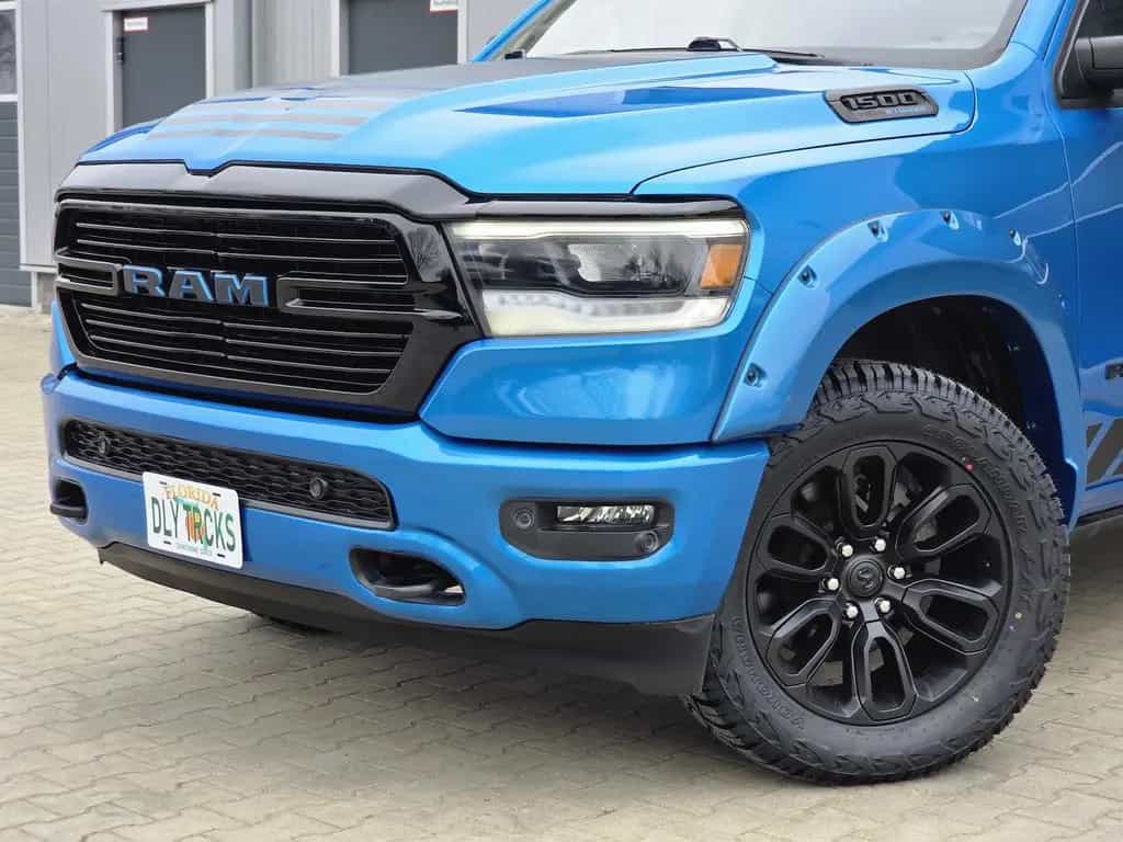 Dodge RAM 1500 5.7 4x4 Laramie Pano LED 12´´ El. Steps 06/2021-photo-7