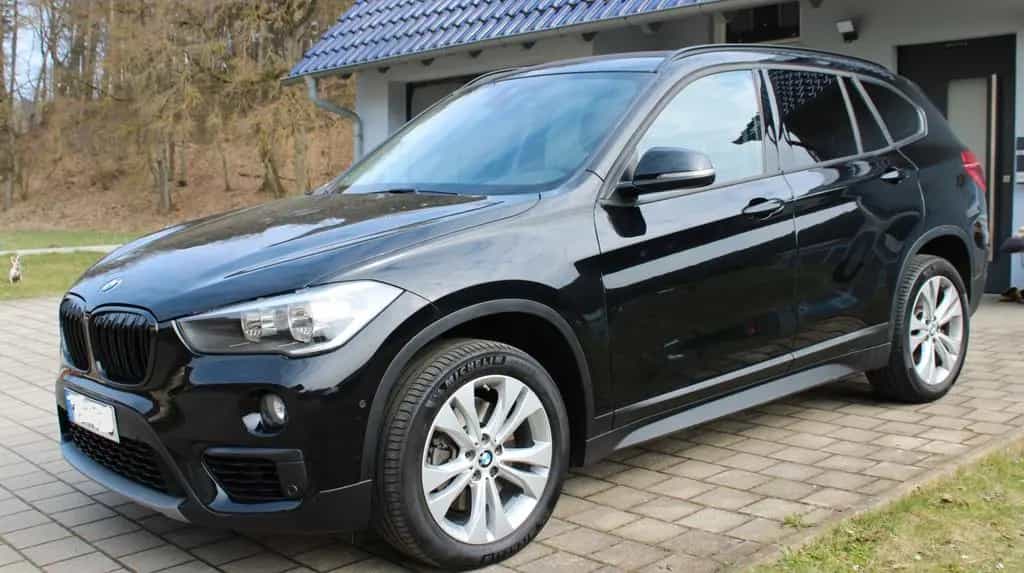 BMW X1 sDrive20i Advantage Automatik, 1. Hand 04/2019-photo-1