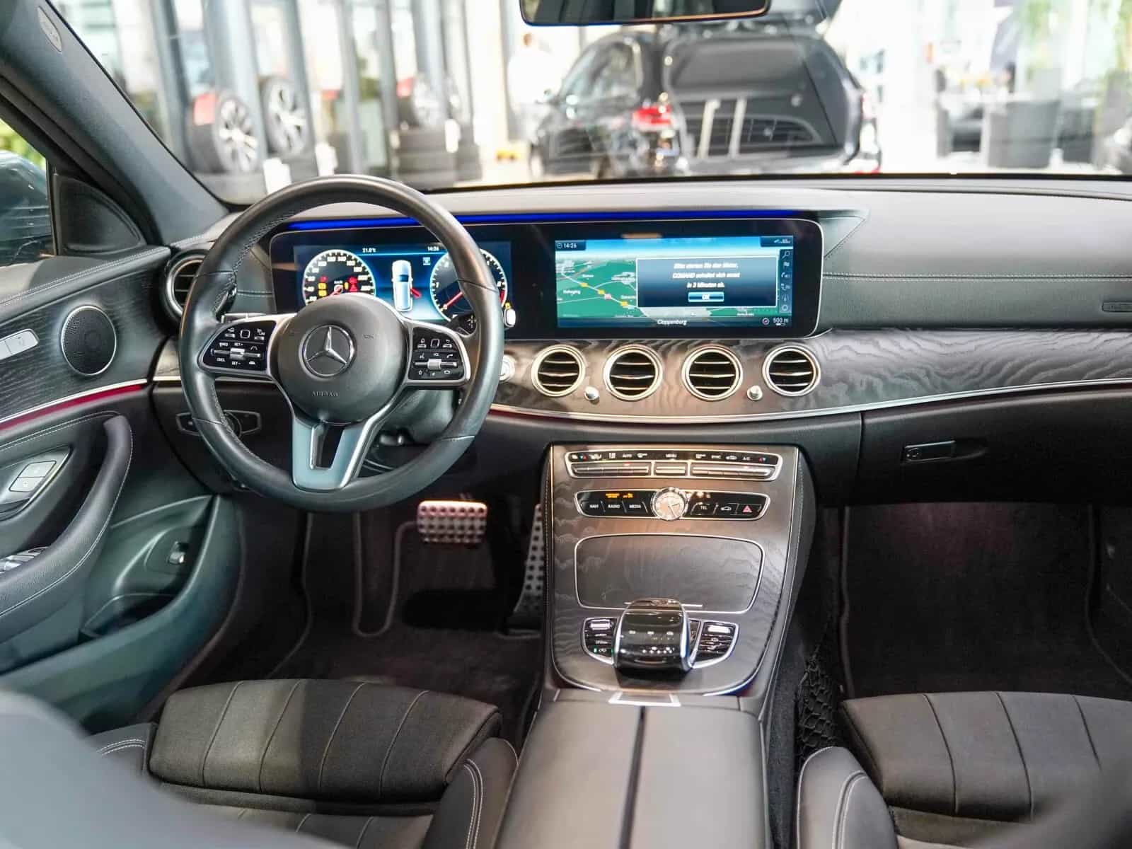 Mercedes-Benz E-Class 400 12/2018-photo-17