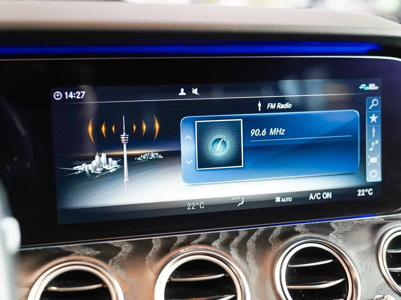 Mercedes-Benz E-Class 400 12/2018-photo-23