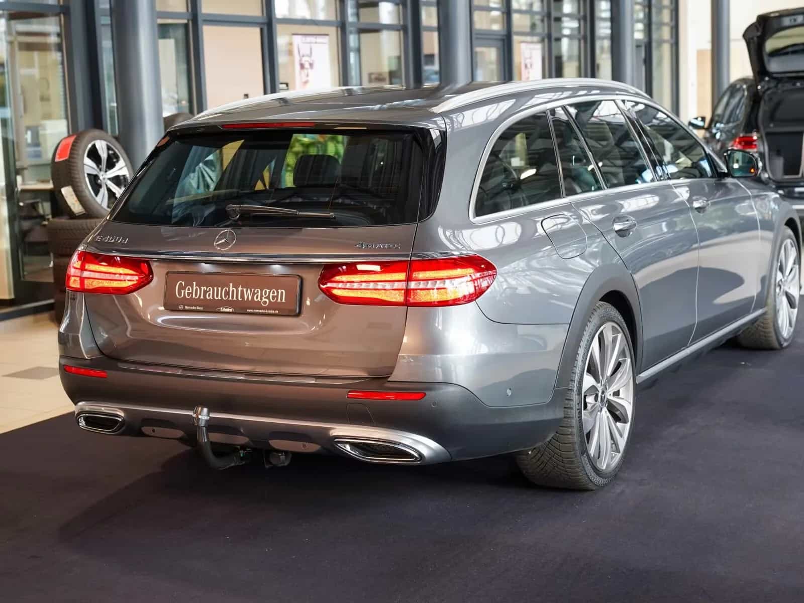 Mercedes-Benz E-Class 400 12/2018-photo-4