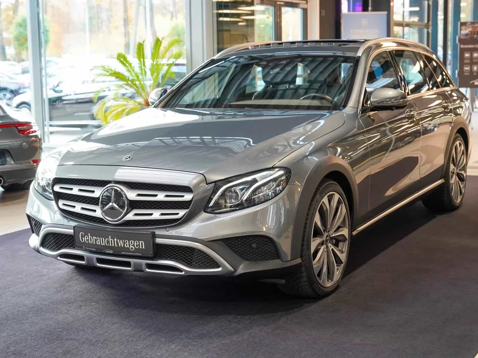 Mercedes-Benz E-Class 400 12/2018-photo-9
