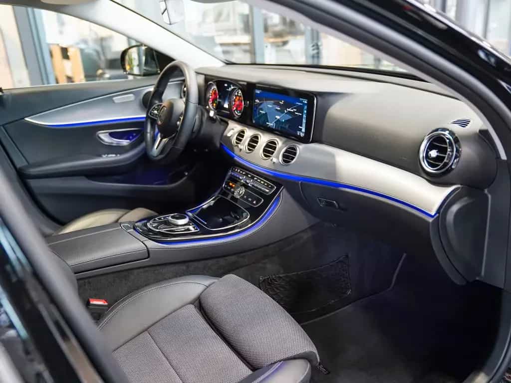 Mercedes-Benz E-Class 200 T AMG Line MULTIBEAM Kamera Totwinkel DAB 11/2019-photo-10