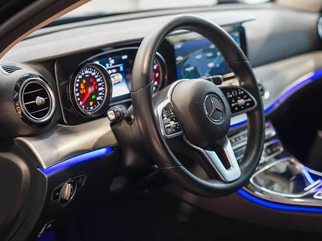 Mercedes-Benz E-Class 200 T AMG Line MULTIBEAM Kamera Totwinkel DAB 11/2019-photo-17