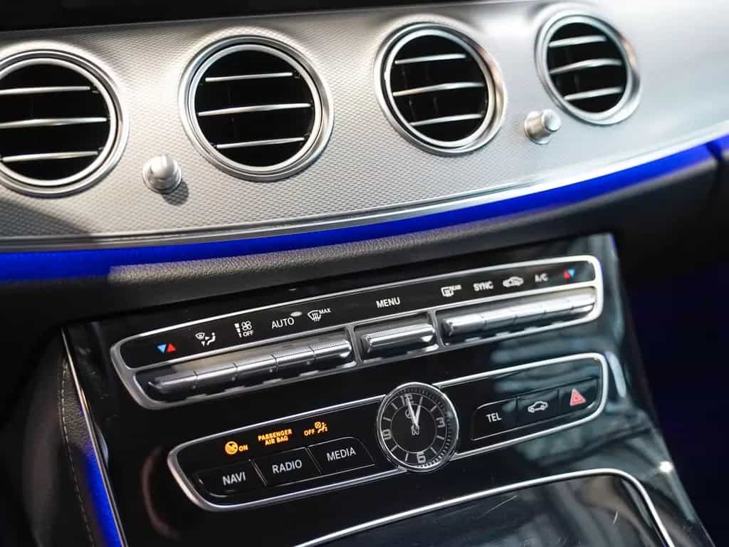 Mercedes-Benz E-Class 200 T AMG Line MULTIBEAM Kamera Totwinkel DAB 11/2019-photo-24
