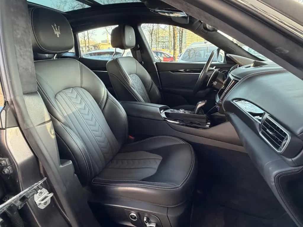 Maserati Levante GranLusso Q4 06/2021-photo-12