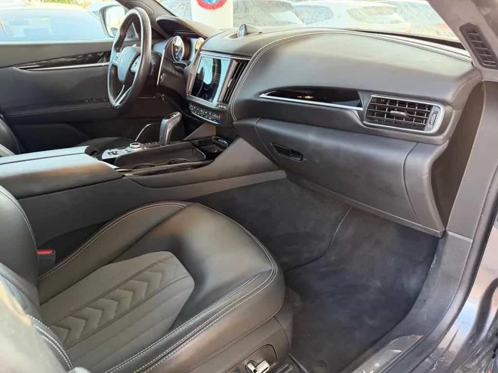 Maserati Levante GranLusso Q4 06/2021-photo-13