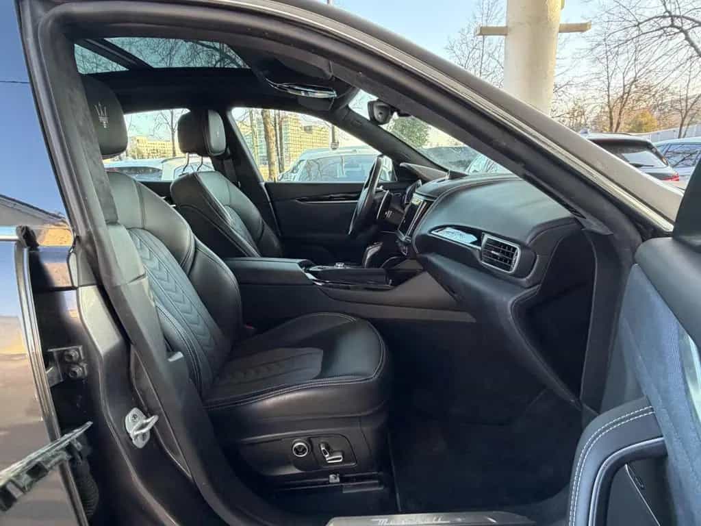 Maserati Levante GranLusso Q4 06/2021-photo-14