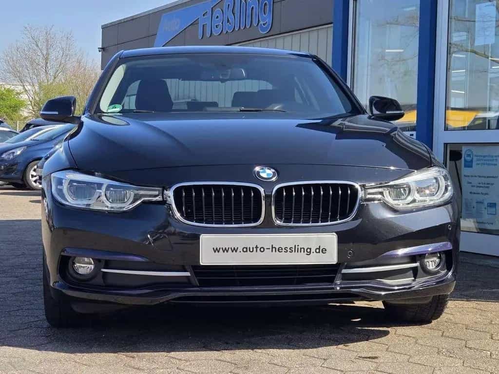 BMW 3 Series 318 318 i Sport Line Anhängerkupplung Navi LED 02/2016-photo-1