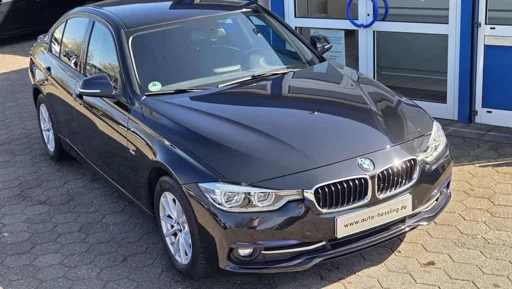 BMW 3 Series 318 318 i Sport Line Anhängerkupplung Navi LED 02/2016-photo-10