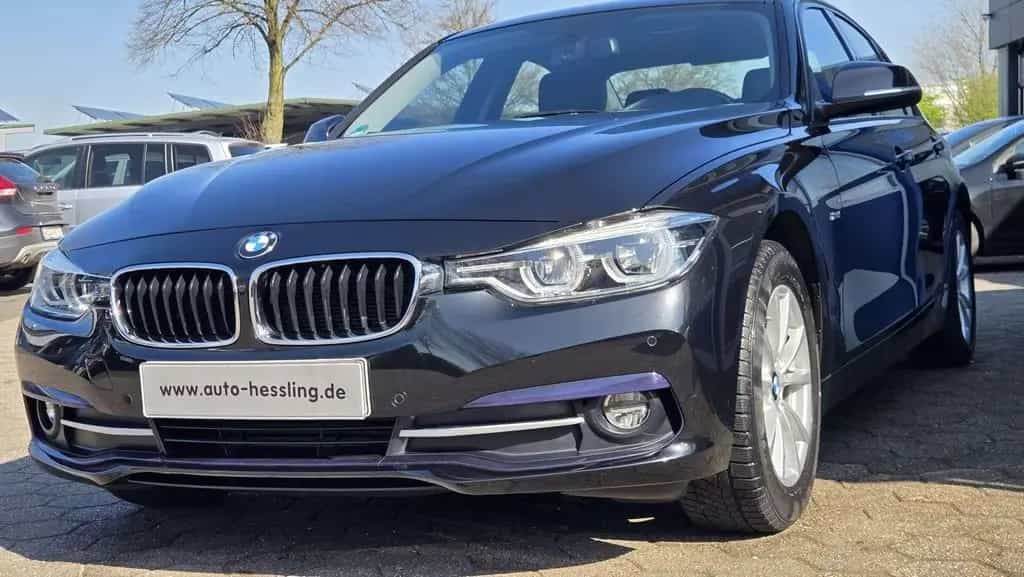 BMW 3 Series 318 318 i Sport Line Anhängerkupplung Navi LED 02/2016-photo-11
