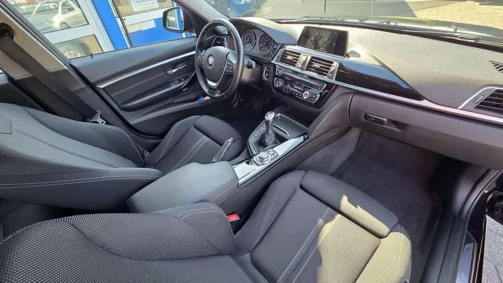 BMW 3 Series 318 318 i Sport Line Anhängerkupplung Navi LED 02/2016-photo-13