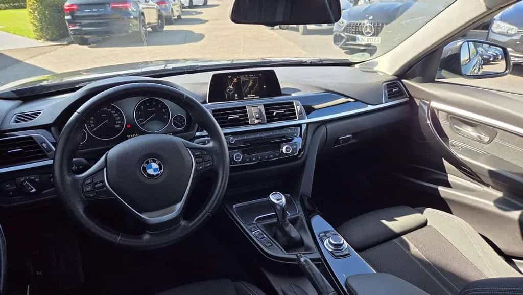 BMW 3 Series 318 318 i Sport Line Anhängerkupplung Navi LED 02/2016-photo-16