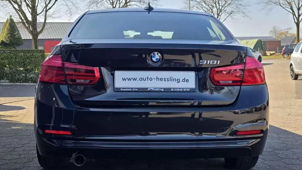 BMW 3 Series 318 318 i Sport Line Anhängerkupplung Navi LED 02/2016-photo-3
