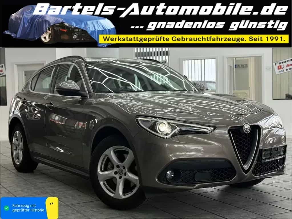 Alfa Romeo Stelvio 2.2 D Super, 1.Hd., LED, Leder, Navi 05/2017-photo-0