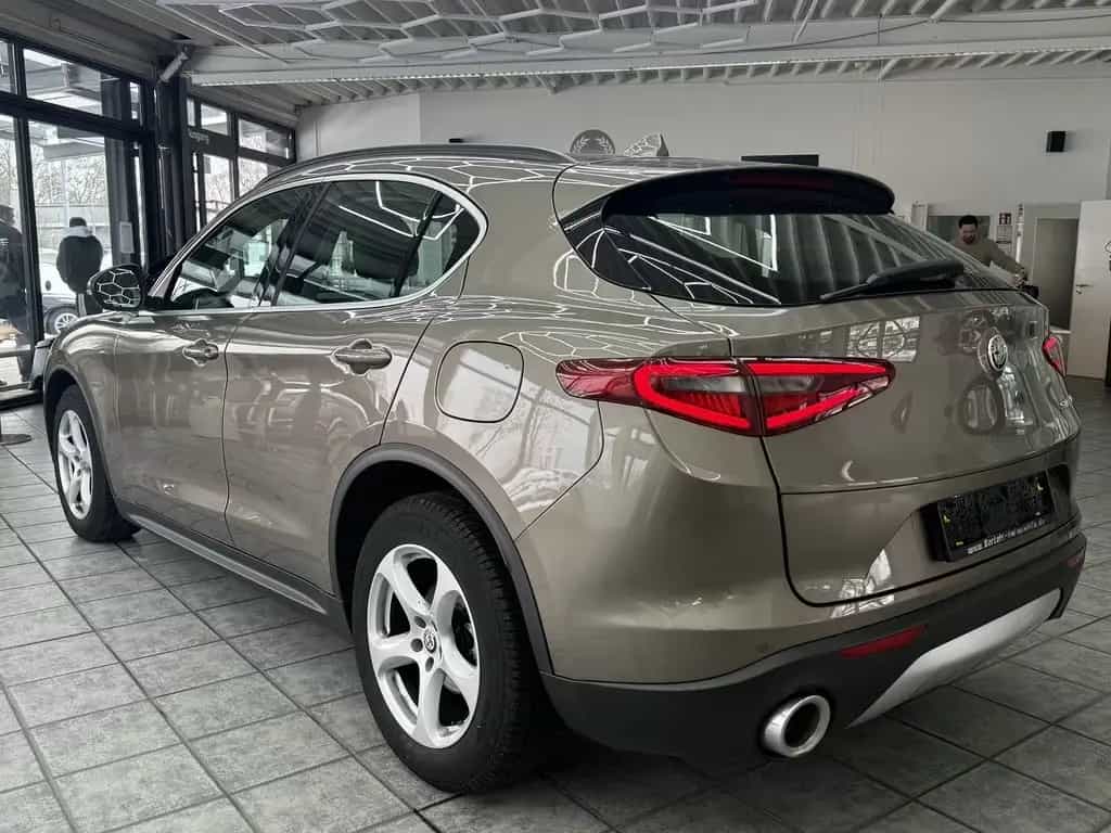 Alfa Romeo Stelvio 2.2 D Super, 1.Hd., LED, Leder, Navi 05/2017-photo-1