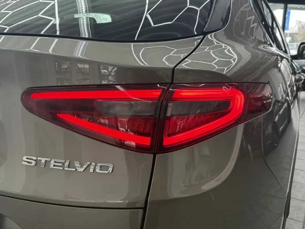 Alfa Romeo Stelvio 2.2 D Super, 1.Hd., LED, Leder, Navi 05/2017-photo-24