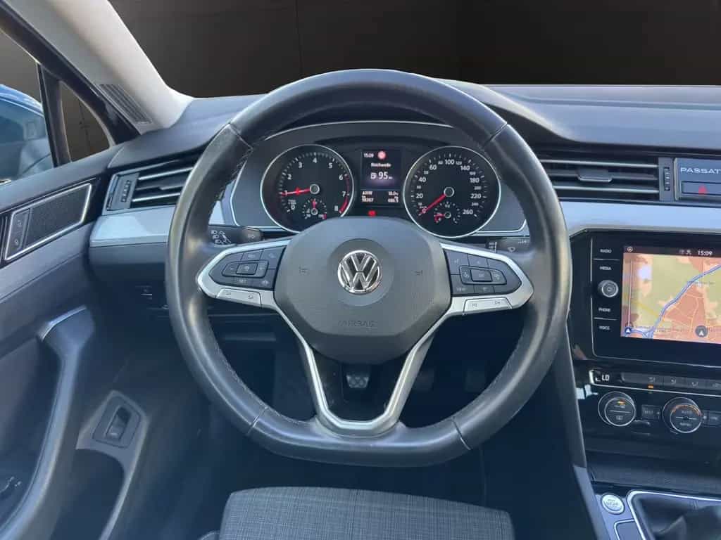 Volkswagen Passat Variant Business 1.HAND LED ACC 2xPDC ! 12/2019-photo-10