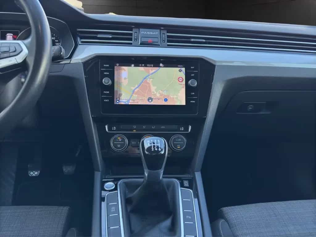 Volkswagen Passat Variant Business 1.HAND LED ACC 2xPDC ! 12/2019-photo-11