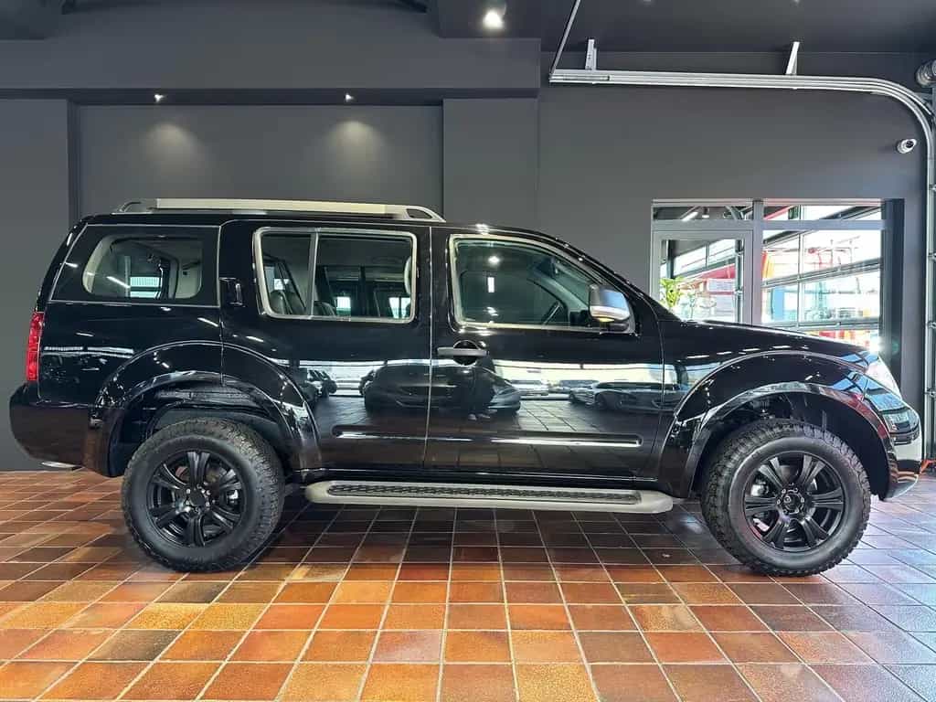 Nissan Pathfinder STIER BUNDESWEHR FELDJÄGER-EDITION 4W 01/2015-photo-11