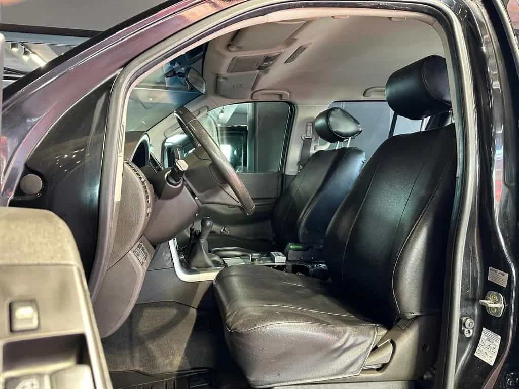 Nissan Pathfinder STIER BUNDESWEHR FELDJÄGER-EDITION 4W 01/2015-photo-16