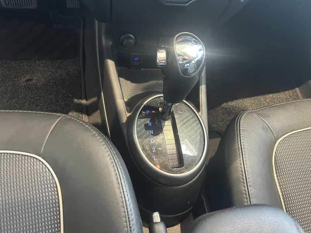 Hyundai i20 AUTOMATIK+NAVI+SCHIEBEDACH+AHK i20 Style 09/2014-photo-10