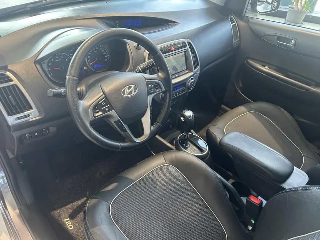 Hyundai i20 AUTOMATIK+NAVI+SCHIEBEDACH+AHK i20 Style 09/2014-photo-11