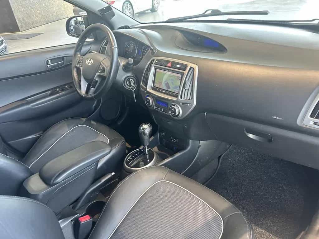Hyundai i20 AUTOMATIK+NAVI+SCHIEBEDACH+AHK i20 Style 09/2014-photo-13