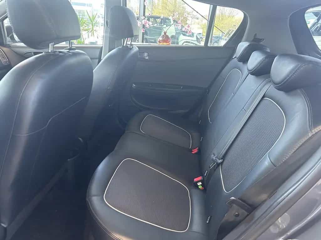 Hyundai i20 AUTOMATIK+NAVI+SCHIEBEDACH+AHK i20 Style 09/2014-photo-16