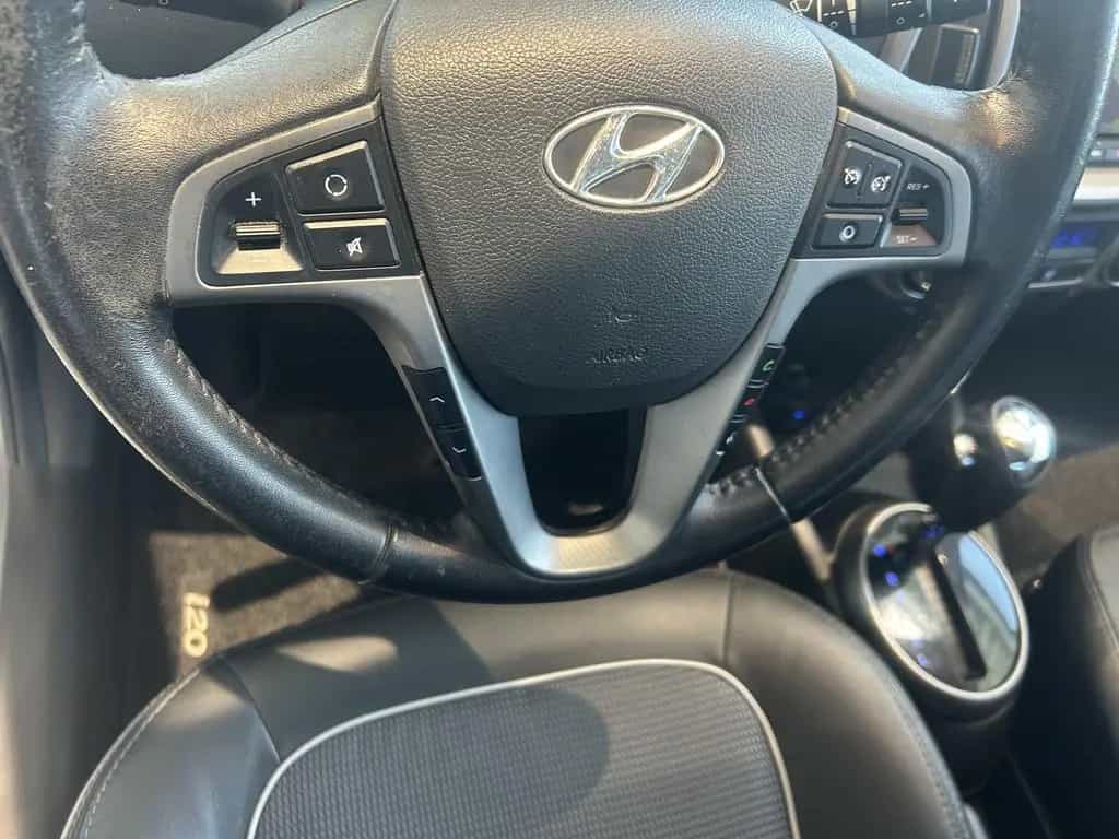 Hyundai i20 AUTOMATIK+NAVI+SCHIEBEDACH+AHK i20 Style 09/2014-photo-19