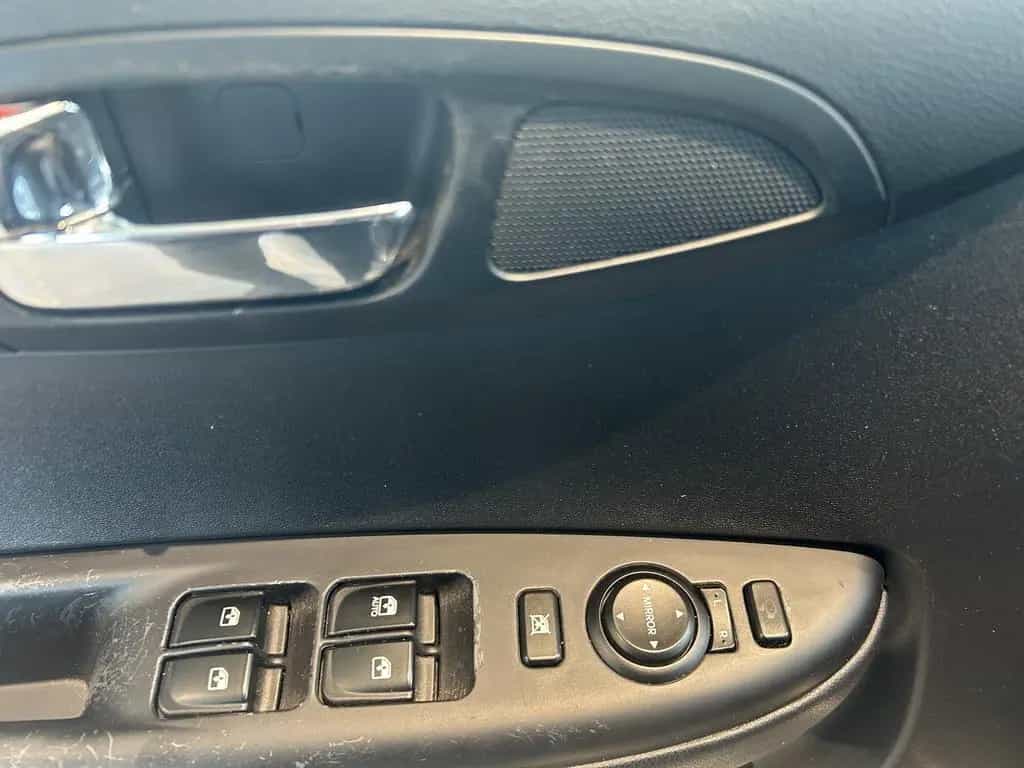 Hyundai i20 AUTOMATIK+NAVI+SCHIEBEDACH+AHK i20 Style 09/2014-photo-21