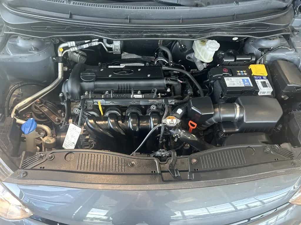 Hyundai i20 AUTOMATIK+NAVI+SCHIEBEDACH+AHK i20 Style 09/2014-photo-26