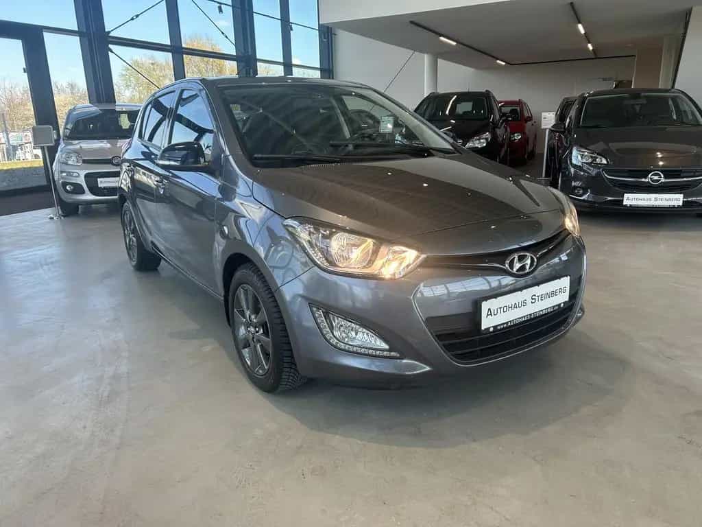 Hyundai i20 AUTOMATIK+NAVI+SCHIEBEDACH+AHK i20 Style 09/2014-photo-8