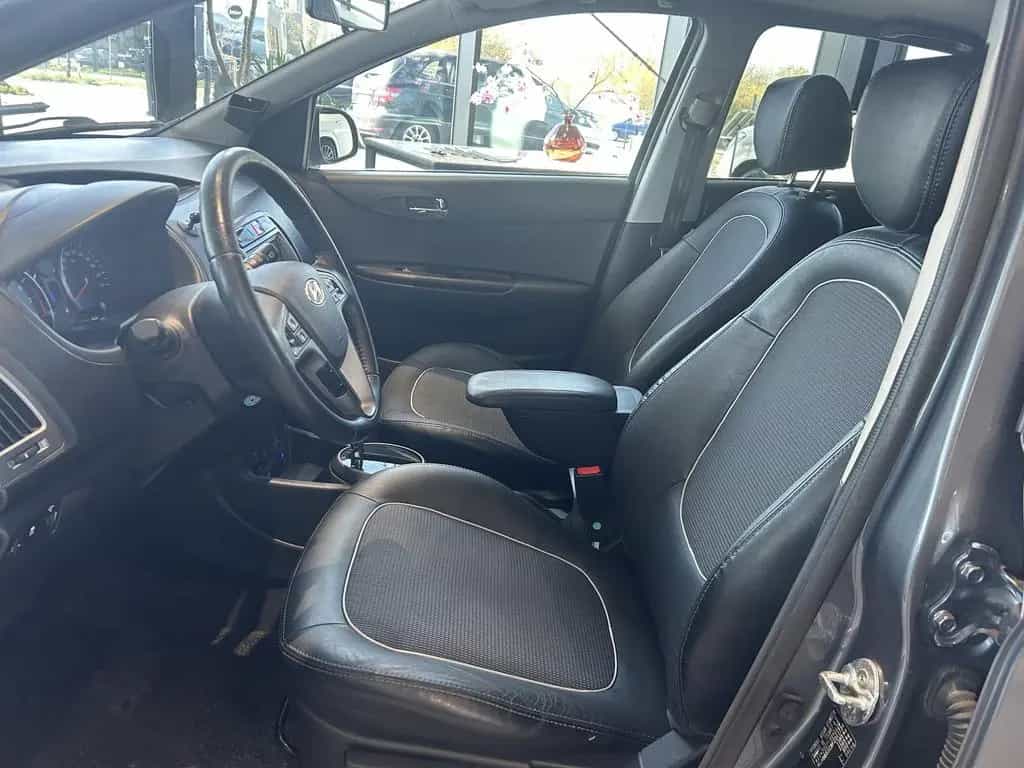 Hyundai i20 AUTOMATIK+NAVI+SCHIEBEDACH+AHK i20 Style 09/2014-photo-9