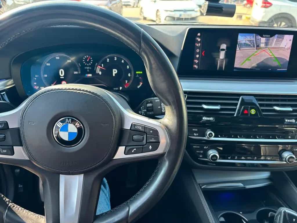 BMW 5 Series 520i Touring A - 07/2019-photo-3