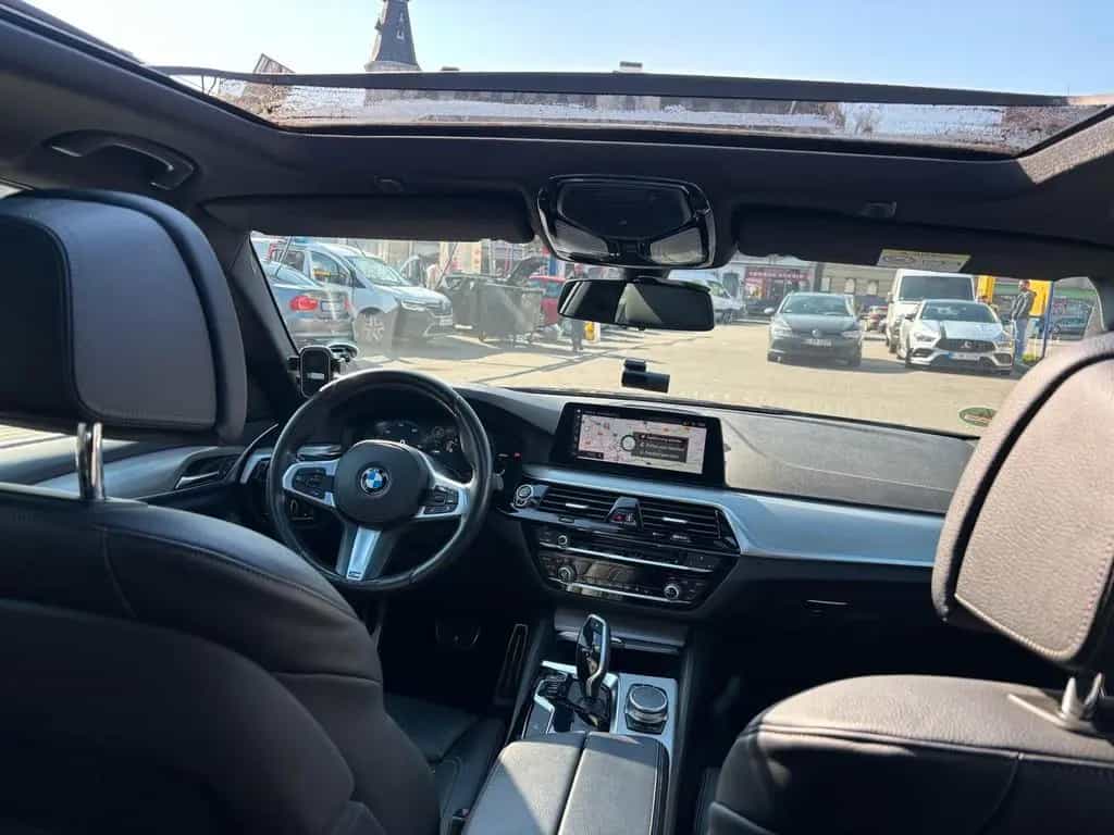 BMW 5 Series 520i Touring A - 07/2019-photo-6