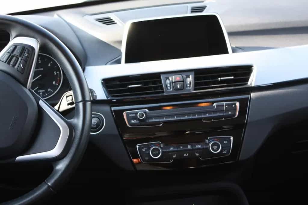 BMW X1 xDrive18d Advantage Steptronic Advantage 10/2017-photo-3