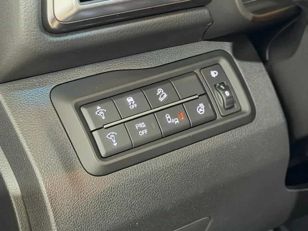 KGM Tivoli Nomad Plus +Leder+LED+SHZ+LenkradHZ null-photo-26