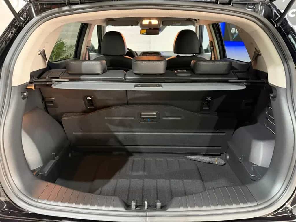 KGM Tivoli Nomad Plus +Leder+LED+SHZ+LenkradHZ null-photo-35