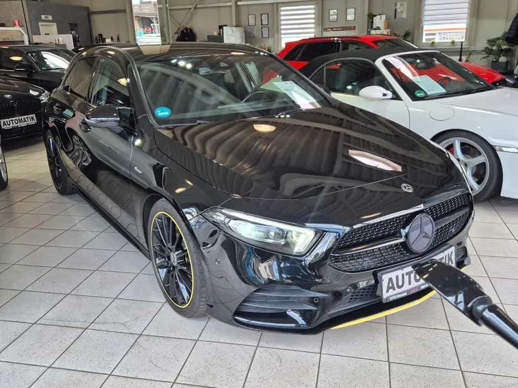 Mercedes-Benz A-Class 250 Edition 1 Night-Paket/Multi LED/2.Ha/Gar./ 11/2018-photo-4