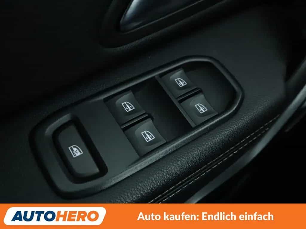 Dacia Duster 1.6 SCe Prestige *NAVI*CAM*TEMPO*SHZ*ALU* 12/2019-photo-24