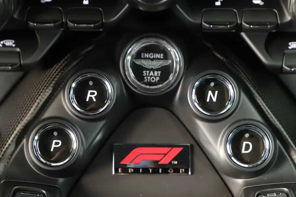 Aston Martin V8 Vantage F1 SONDERMODELL 1.H 07/2023-photo-30