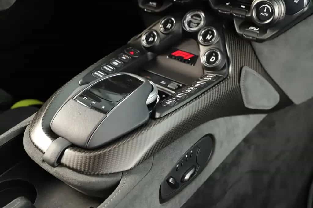 Aston Martin V8 Vantage F1 SONDERMODELL 1.H 07/2023-photo-33