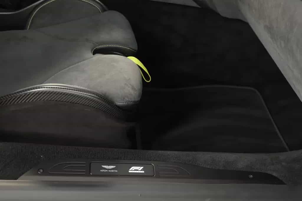 Aston Martin V8 Vantage F1 SONDERMODELL 1.H 07/2023-photo-36