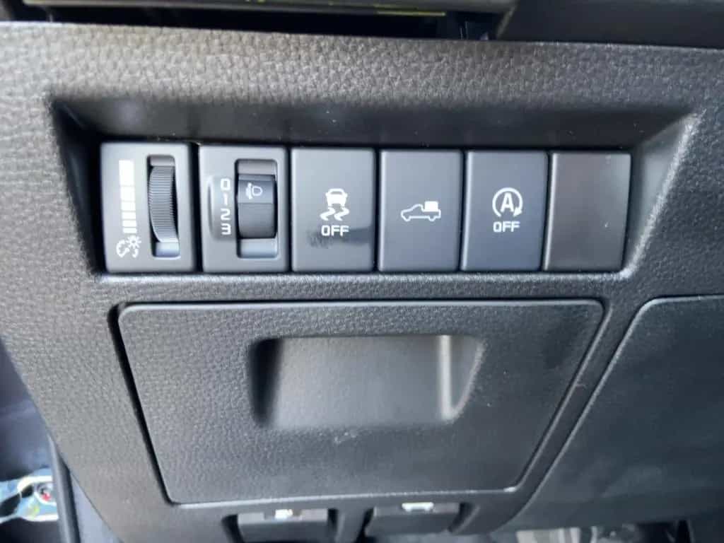 Isuzu D-Max Double Cab 4x4 LS 163PS Automatik/Winter/R null-photo-16