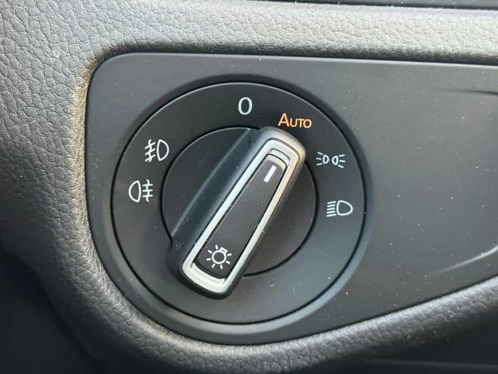 Volkswagen Golf 1.5 16V DSG Kombi Cam ACC APP Connect 07/2019-photo-20