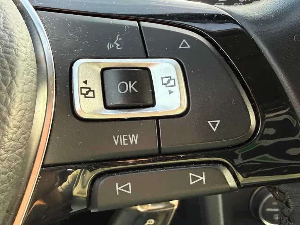 Volkswagen Golf 1.5 16V DSG Kombi Cam ACC APP Connect 07/2019-photo-21