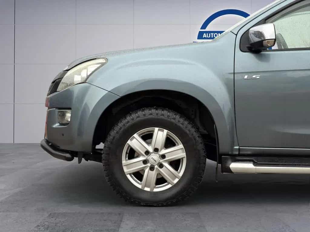 Isuzu D-Max Double Cab 4WD LEDER/KAMERA/SCHECKHEFT/ 01/2014-photo-28