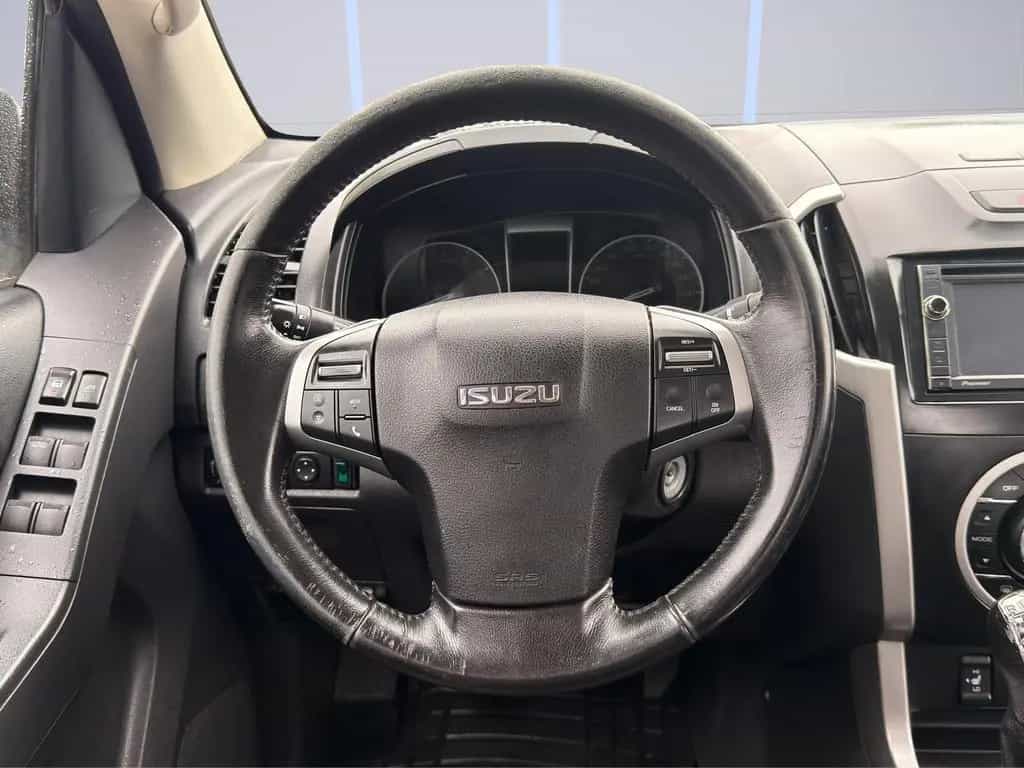 Isuzu D-Max Double Cab 4WD LEDER/KAMERA/SCHECKHEFT/ 01/2014-photo-9